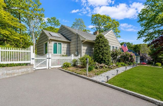 42 Shady Lane, Huntington, NY 11743