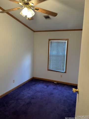 123 chapman, Pleasanton, TX 78064