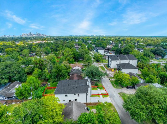 7014 Saint Augustine Street, Houston, TX 77021