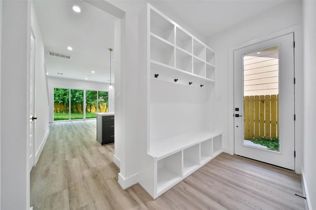 7014 Saint Augustine Street, Houston, TX 77021