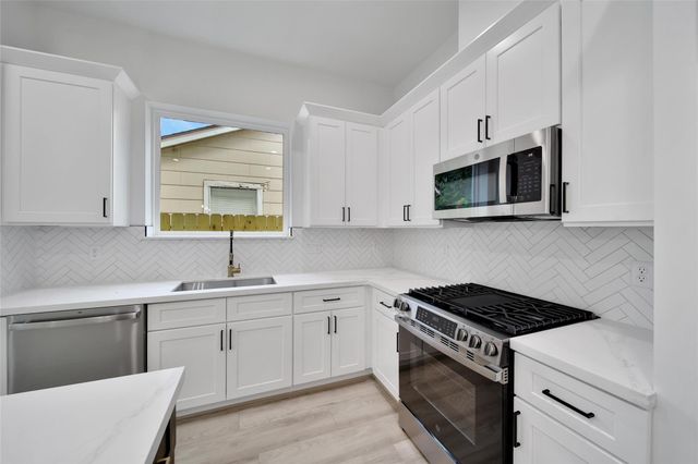 7014 Saint Augustine Street, Houston, TX 77021