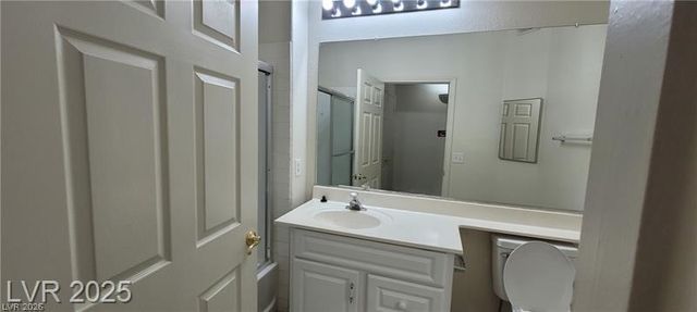 75 North Valle Verde Drive 2121, Henderson, NV 89074