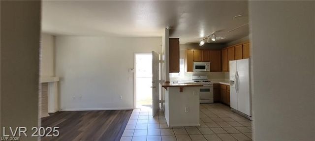75 North Valle Verde Drive 2121, Henderson, NV 89074