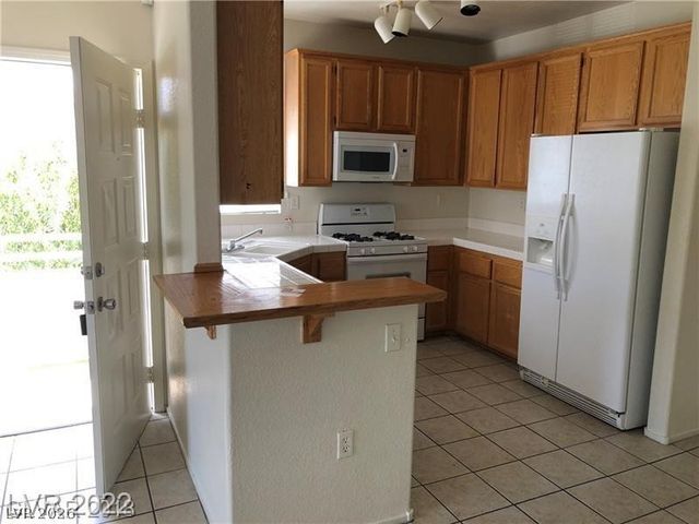 75 North Valle Verde Drive 2121, Henderson, NV 89074