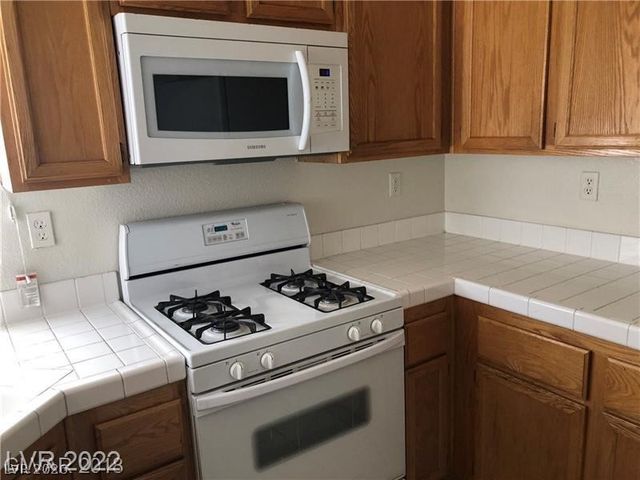 75 North Valle Verde Drive 2121, Henderson, NV 89074