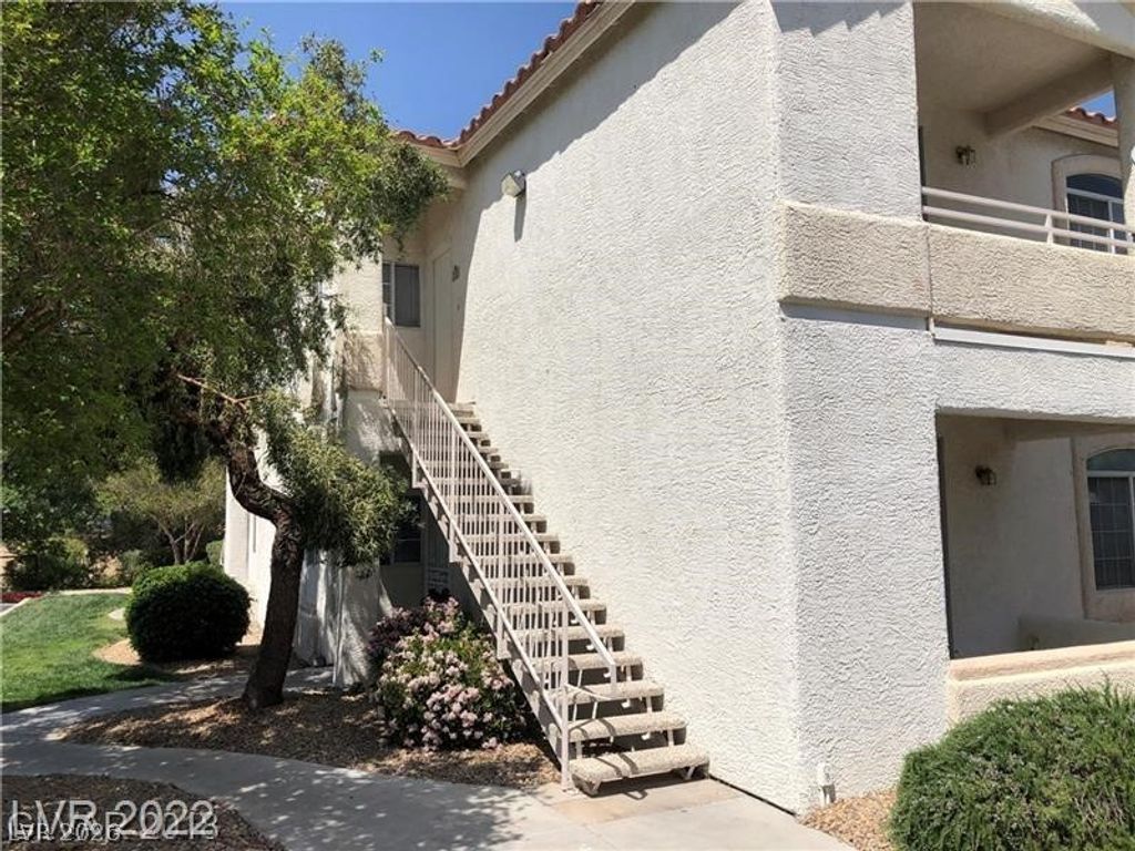 75 North Valle Verde Drive 2121, Henderson, NV 89074 — photo 2