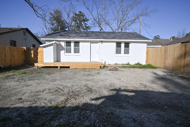 460 Bay Street, Elloree, SC 29047