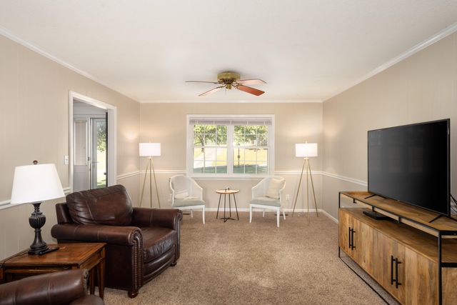 8706 Arbutus Drive, Hixson, TN 37343