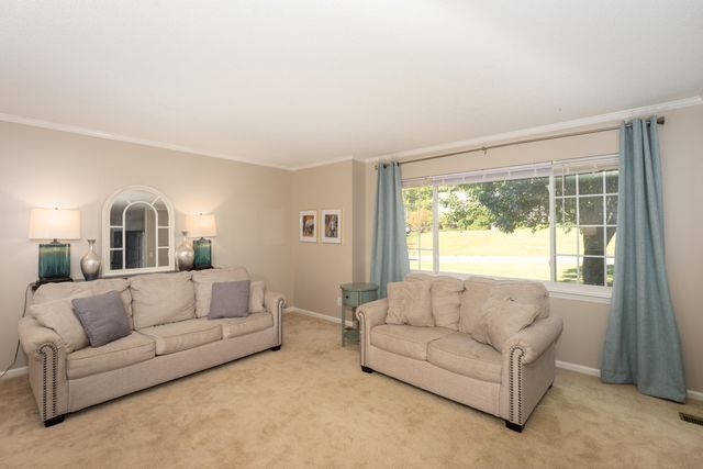 8706 Arbutus Drive, Hixson, TN 37343
