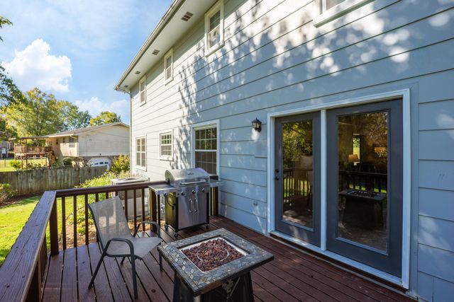 8706 Arbutus Drive, Hixson, TN 37343