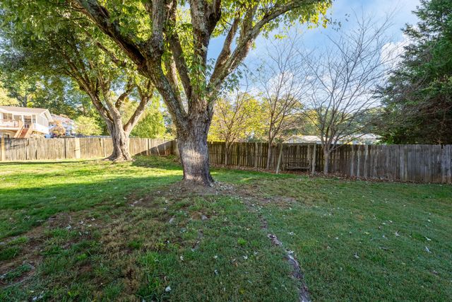 8706 Arbutus Drive, Hixson, TN 37343