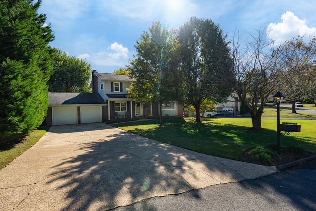 8706 Arbutus Drive, Hixson, TN 37343