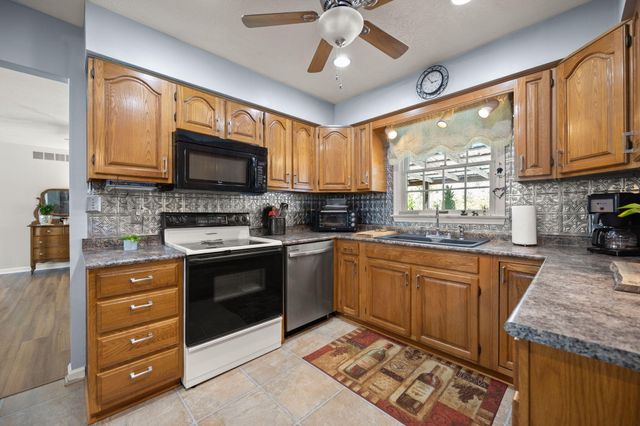 105 Jolomic Lane, Georgetown, KY 40324