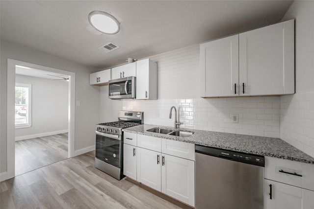 1700 Andrew Avenue, Fort Worth, TX 76105