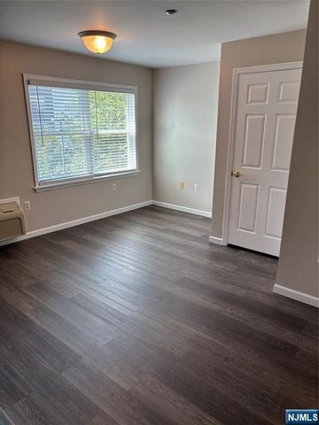 24 S William Street 403, Bergenfield, NJ 07621