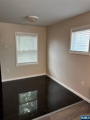 24 S William Street 403, Bergenfield, NJ 07621