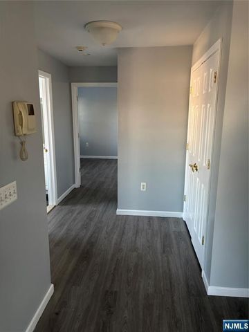 24 S William Street 403, Bergenfield, NJ 07621