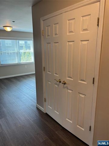24 S William Street 403, Bergenfield, NJ 07621