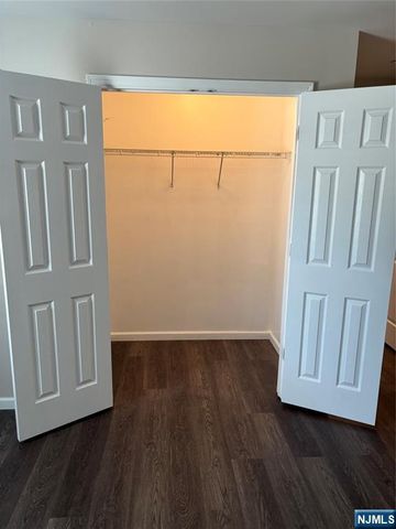 24 S William Street 403, Bergenfield, NJ 07621