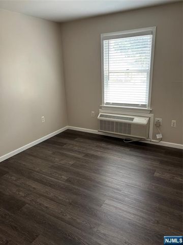 24 S William Street 403, Bergenfield, NJ 07621