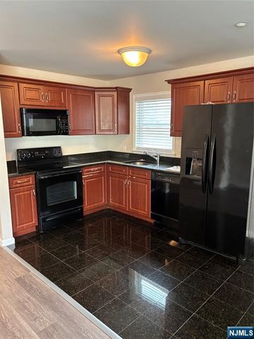 24 S William Street 403, Bergenfield, NJ 07621
