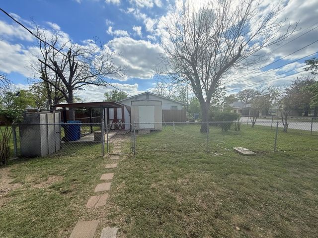 401 Barnett St, Kerrville, TX 78028