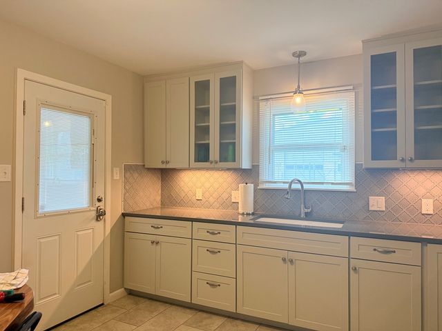 401 Barnett St, Kerrville, TX 78028