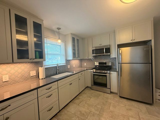 401 Barnett St, Kerrville, TX 78028