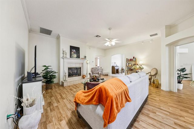 2762 MORVEN PARK WAY, The Villages, FL 32162