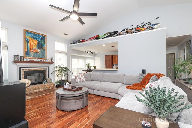 10209 Ashley Farm Drive, Matthews, NC 28105