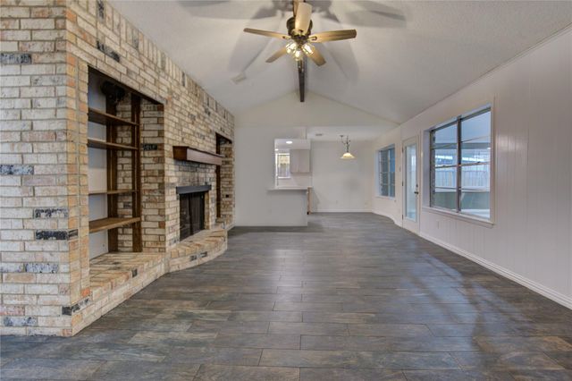 2419 Fairgreen Drive, Missouri City, TX 77489