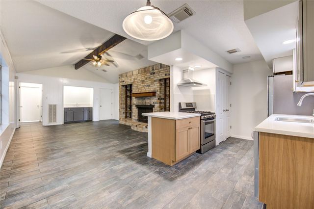 2419 Fairgreen Drive, Missouri City, TX 77489