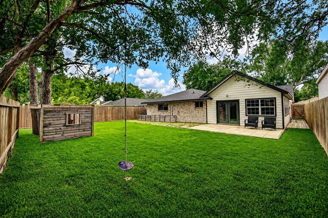 2419 Fairgreen Drive, Missouri City, TX 77489