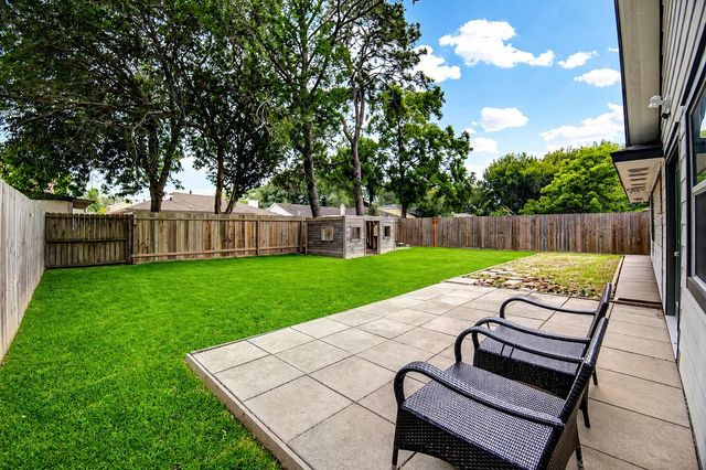 2419 Fairgreen Drive, Missouri City, TX 77489