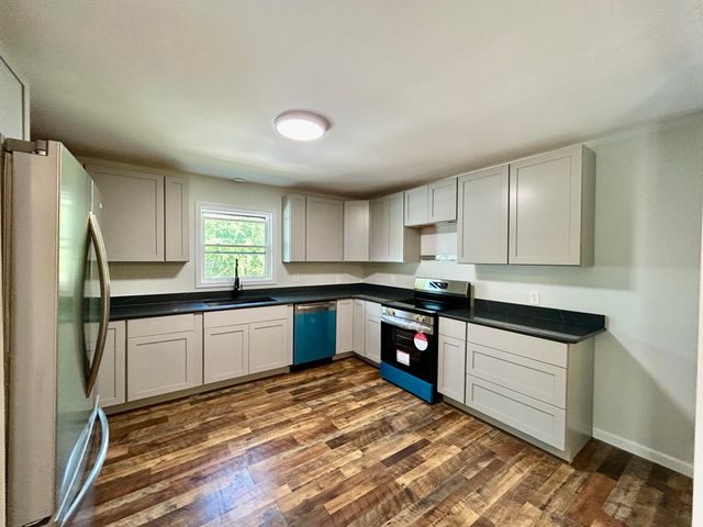 365 W Pine Street, Varnville, SC 29944