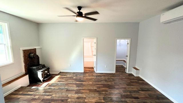 365 W Pine Street, Varnville, SC 29944