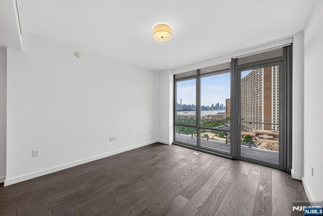 320 Adolphus Avenue 611, Cliffside Park, NJ 07010