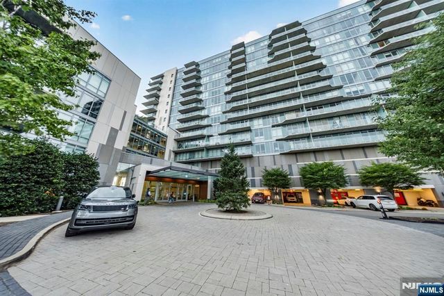 320 Adolphus Avenue 611, Cliffside Park, NJ 07010