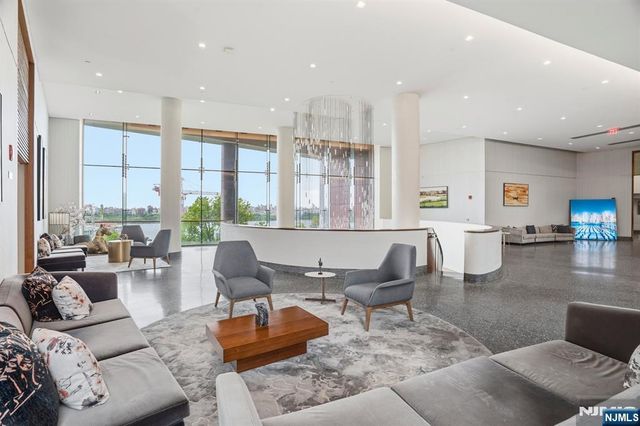 320 Adolphus Avenue 611, Cliffside Park, NJ 07010