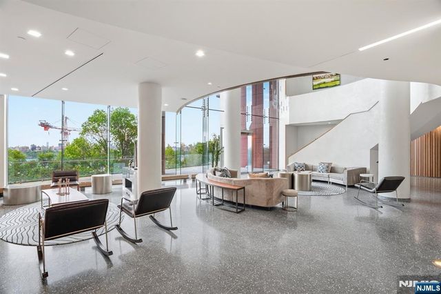 320 Adolphus Avenue 611, Cliffside Park, NJ 07010