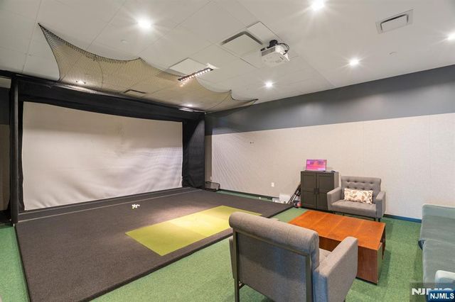 320 Adolphus Avenue 611, Cliffside Park, NJ 07010