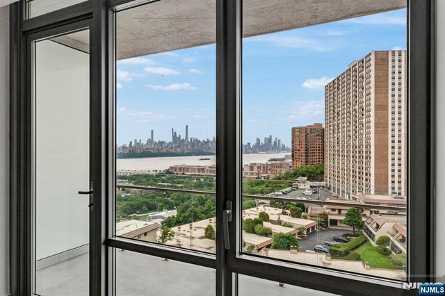 320 Adolphus Avenue 611, Cliffside Park, NJ 07010