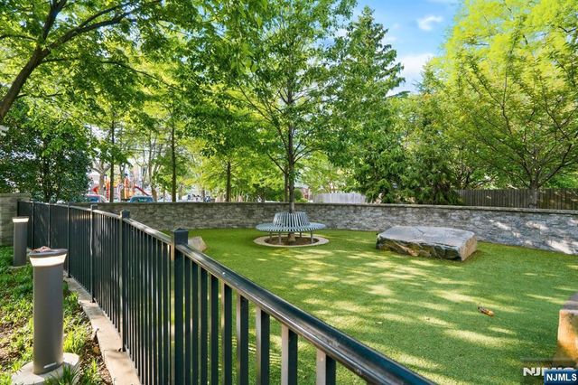 320 Adolphus Avenue 611, Cliffside Park, NJ 07010