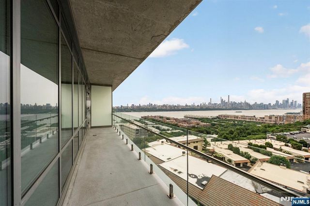 320 Adolphus Avenue 611, Cliffside Park, NJ 07010