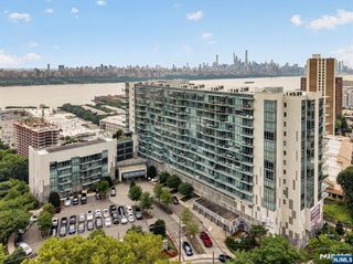 320 Adolphus Avenue 611, Cliffside Park, NJ 07010