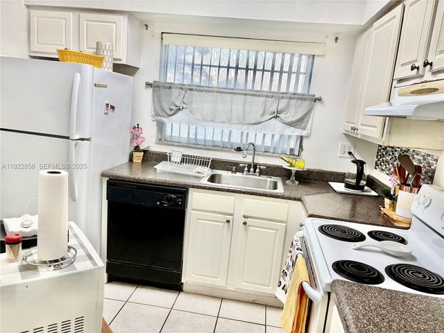 1791 NW 96th Ter 4N, Pembroke Pines, FL 33024