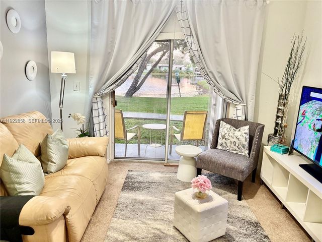 1791 NW 96th Ter 4N, Pembroke Pines, FL 33024