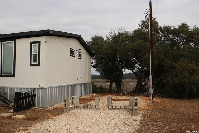 387 private road 1525, Bandera, TX 78003