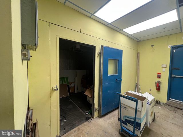 1124 WALNUT ST, Philadelphia, PA 19107