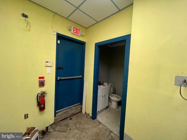 1124 WALNUT ST, Philadelphia, PA 19107